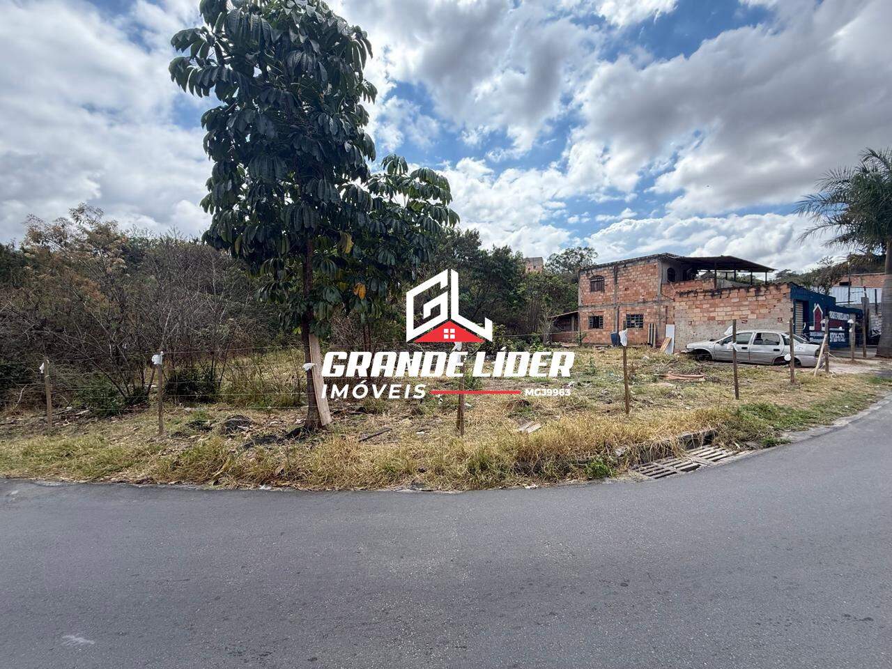 Lote à venda no Palmeiras (Parque Durval de Barros): 