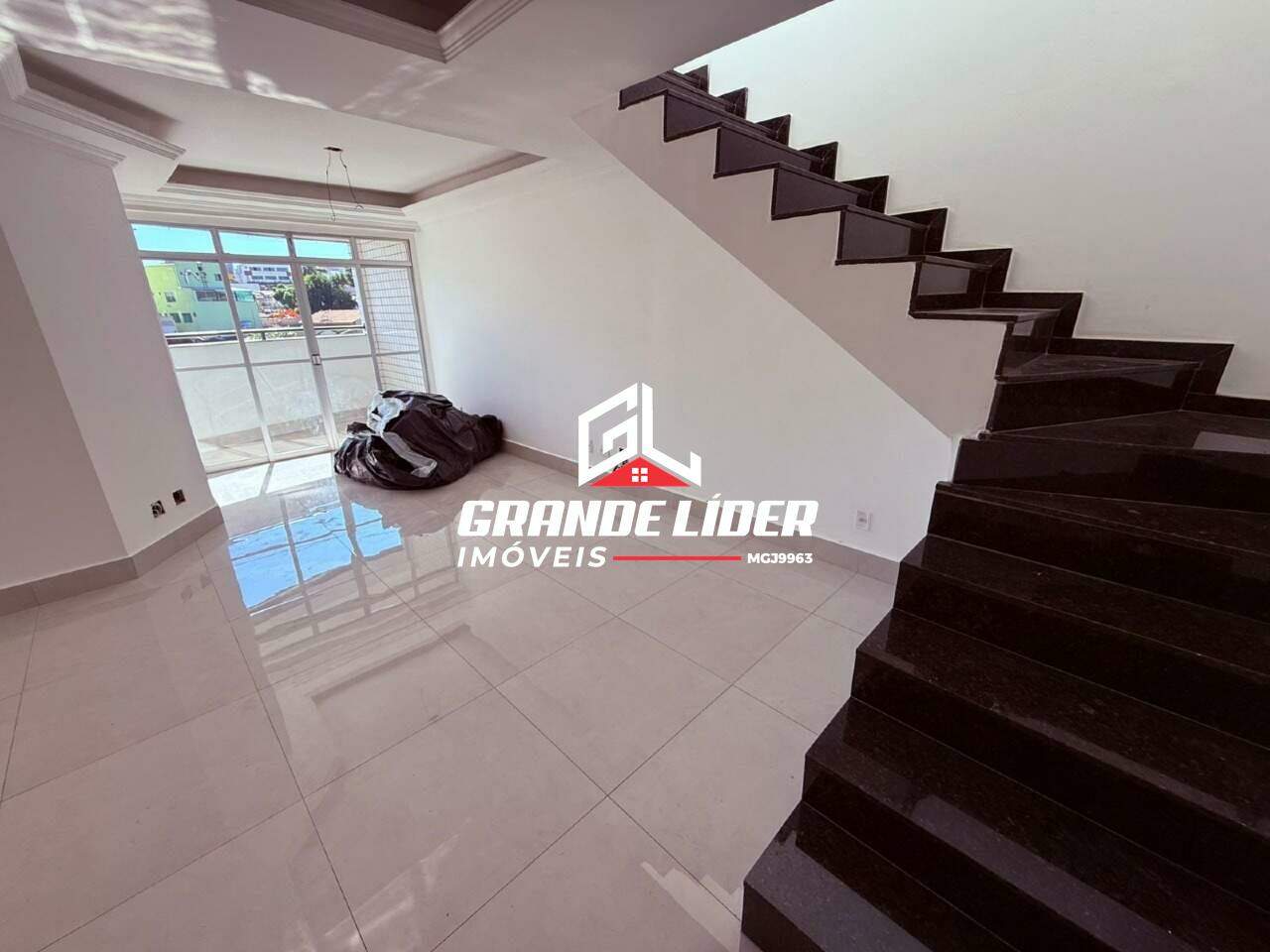 Cobertura à venda no Eldorado: 