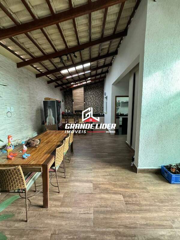 Casa à venda no Centro: 