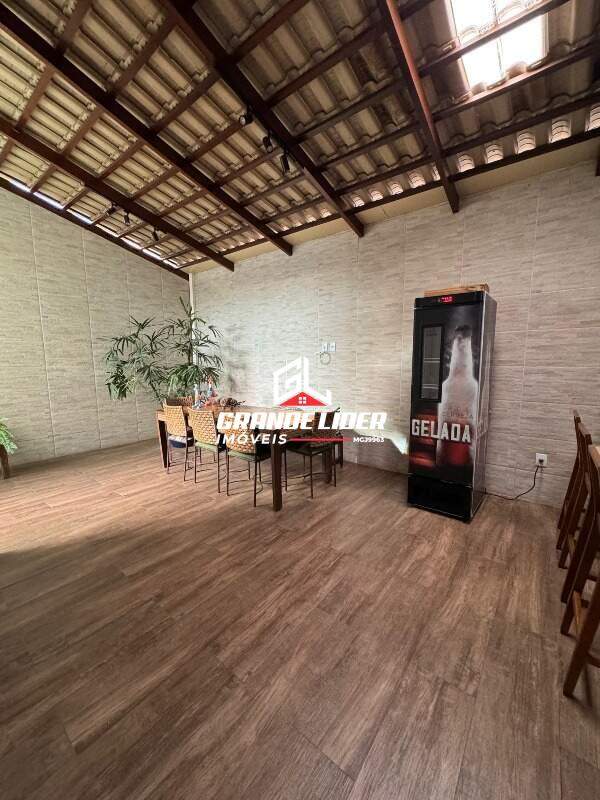 Casa à venda no Centro: 