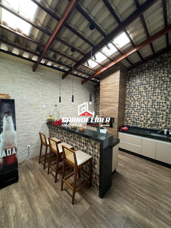 Casa à venda no Centro: 