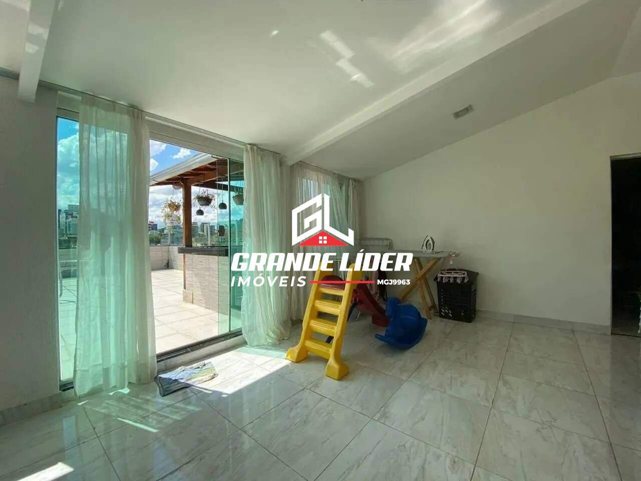 Cobertura à venda no Eldorado: 