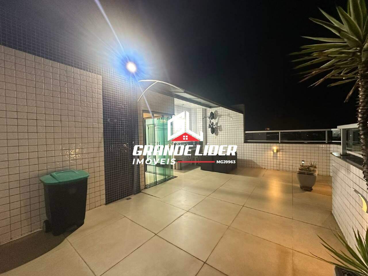 Cobertura à venda no Inconfidentes: 