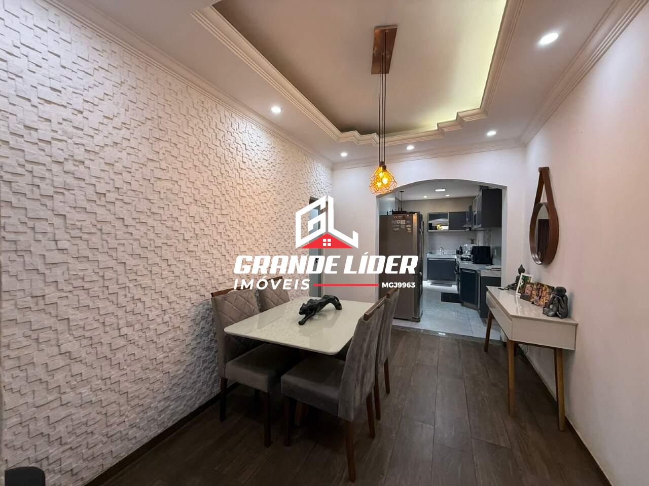 Casa à venda no JK: 