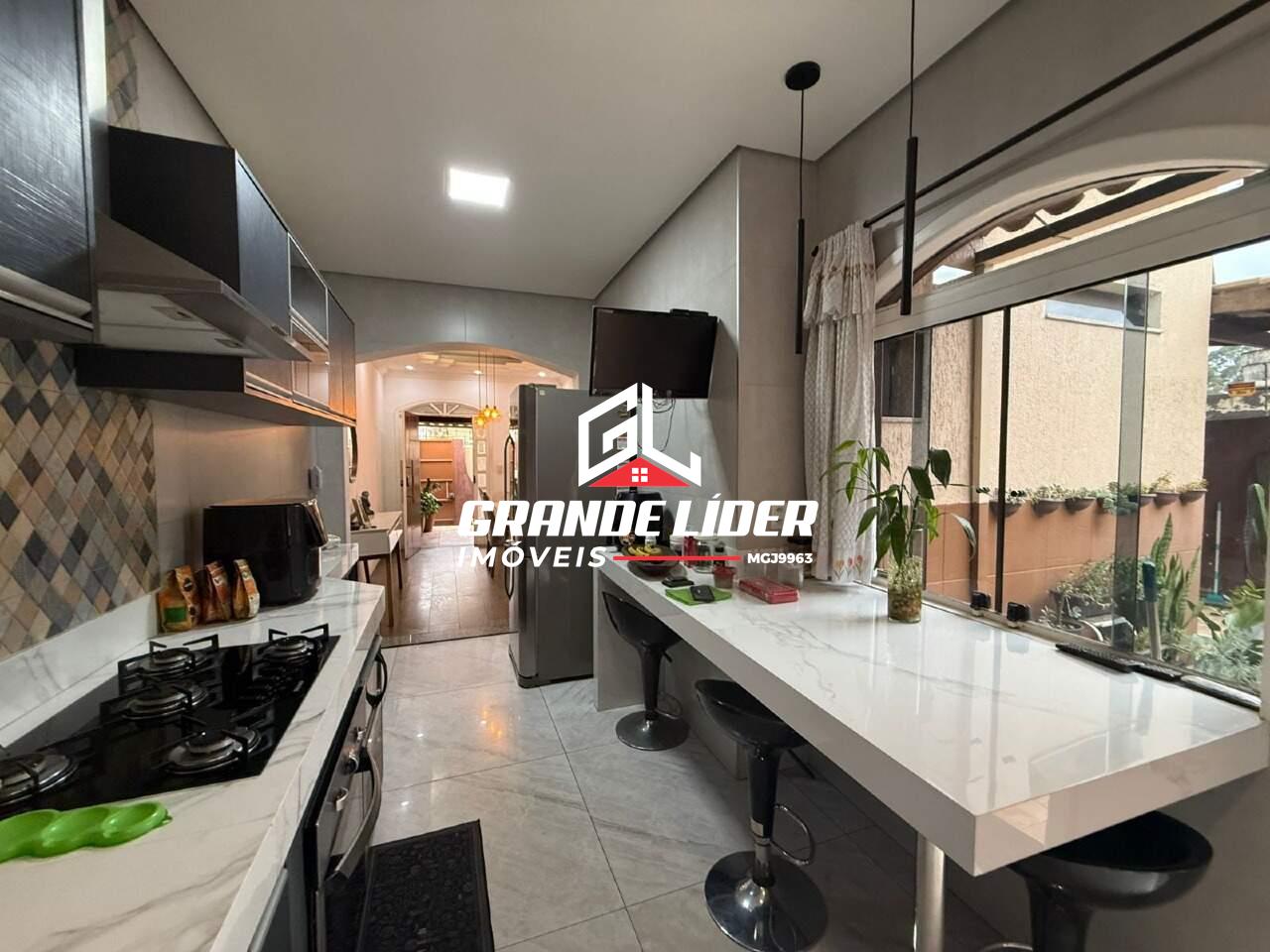 Casa à venda no JK: 