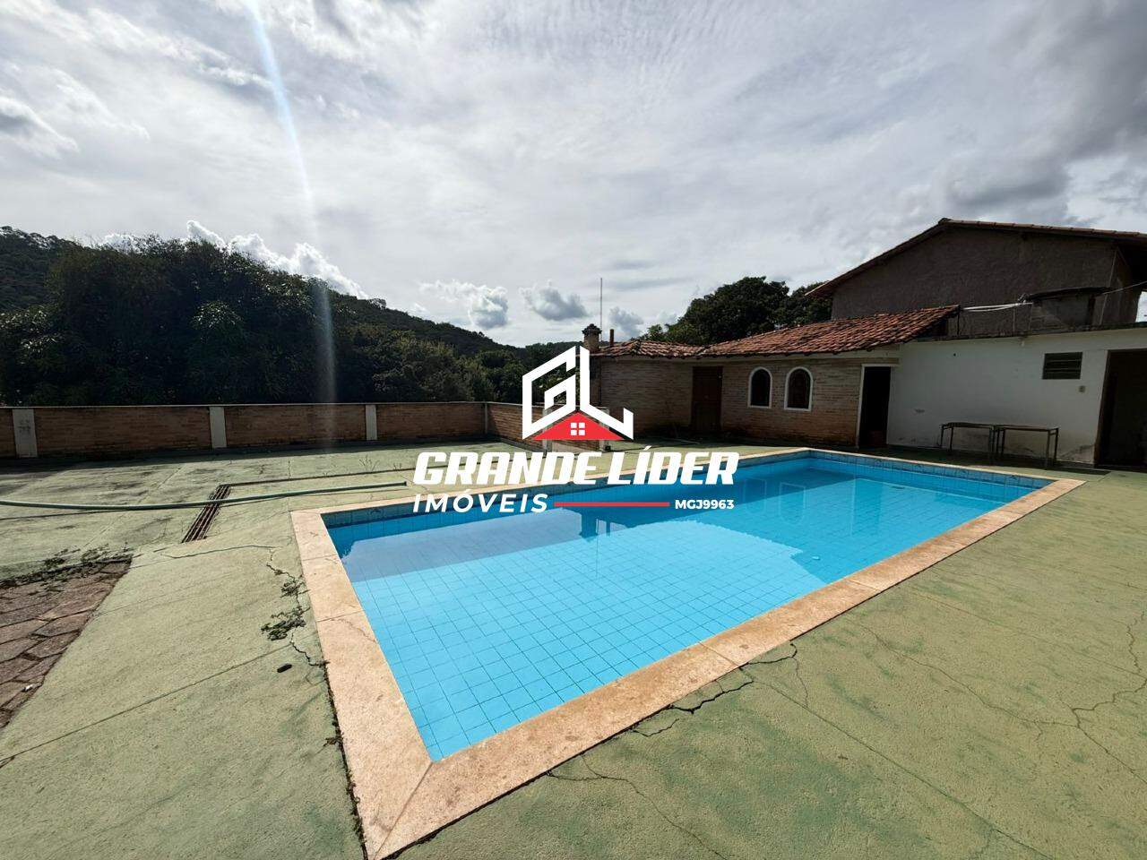 Sítio à venda no Pinhões: 