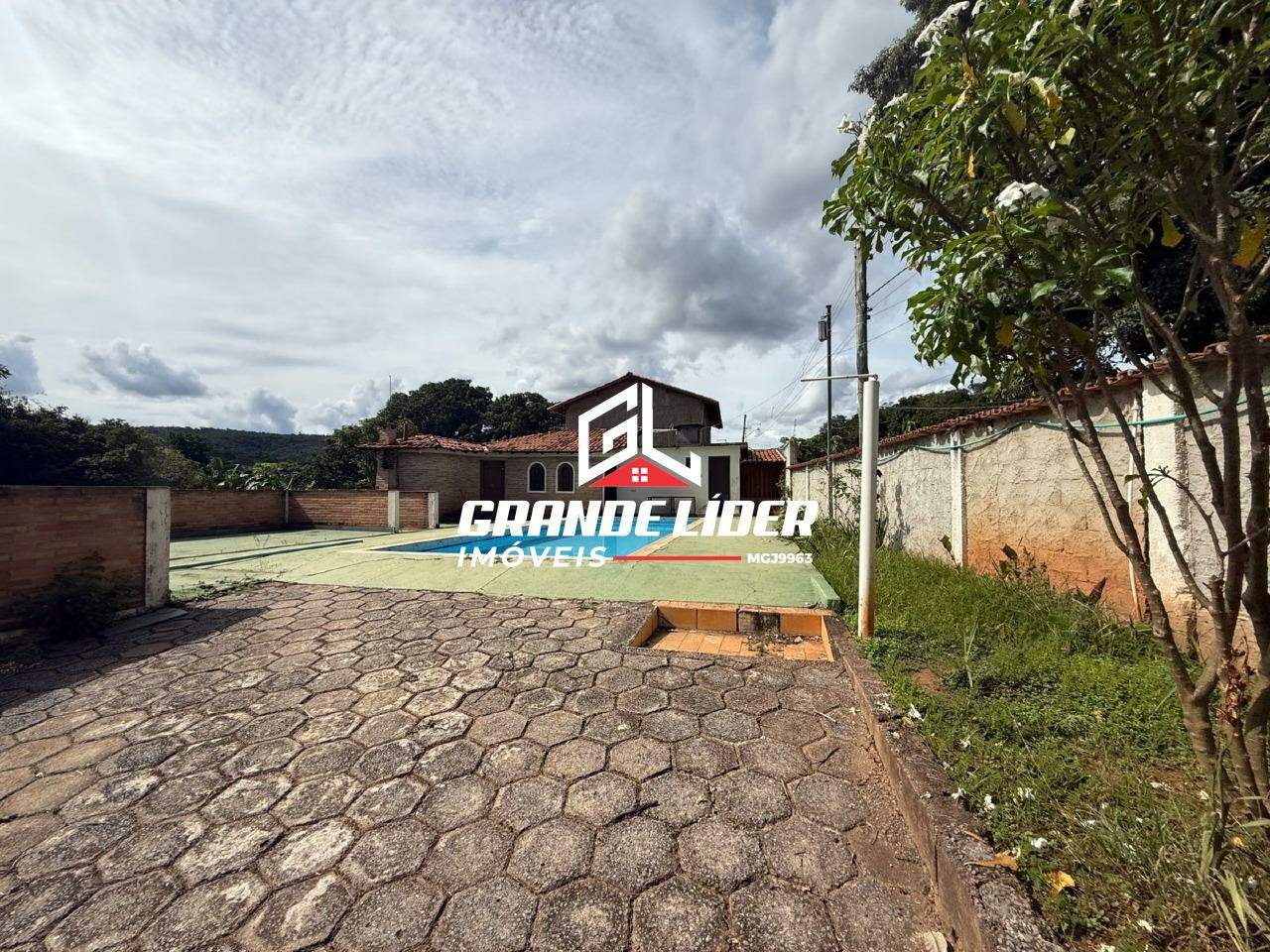 Sítio à venda no Pinhões: 