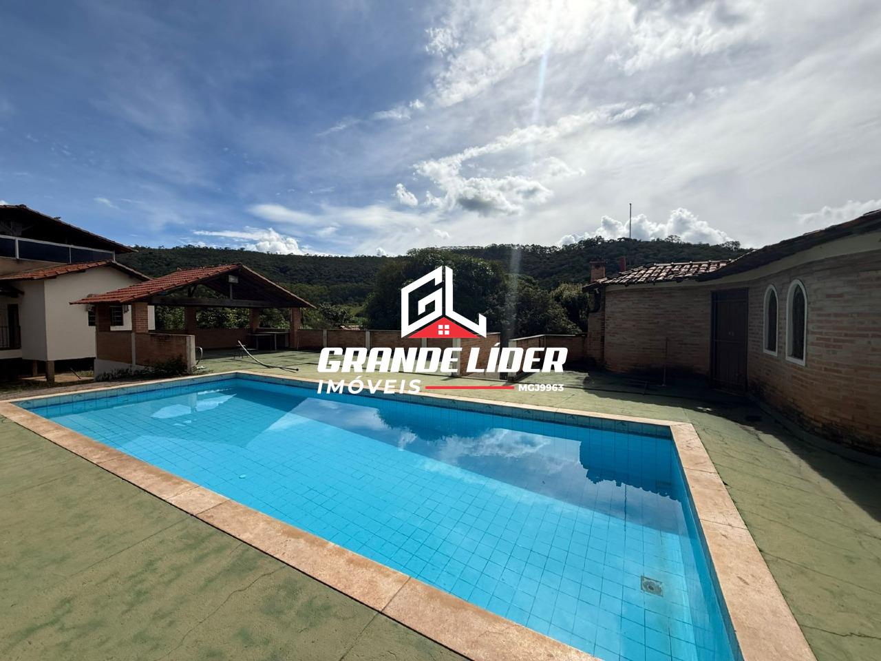 Sítio à venda no Pinhões: 