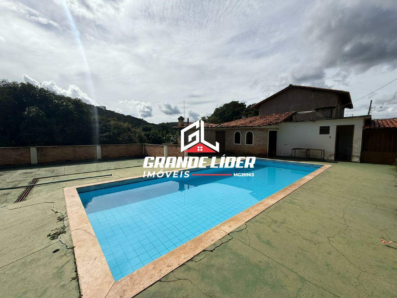 Sítio à venda no Pinhões: 