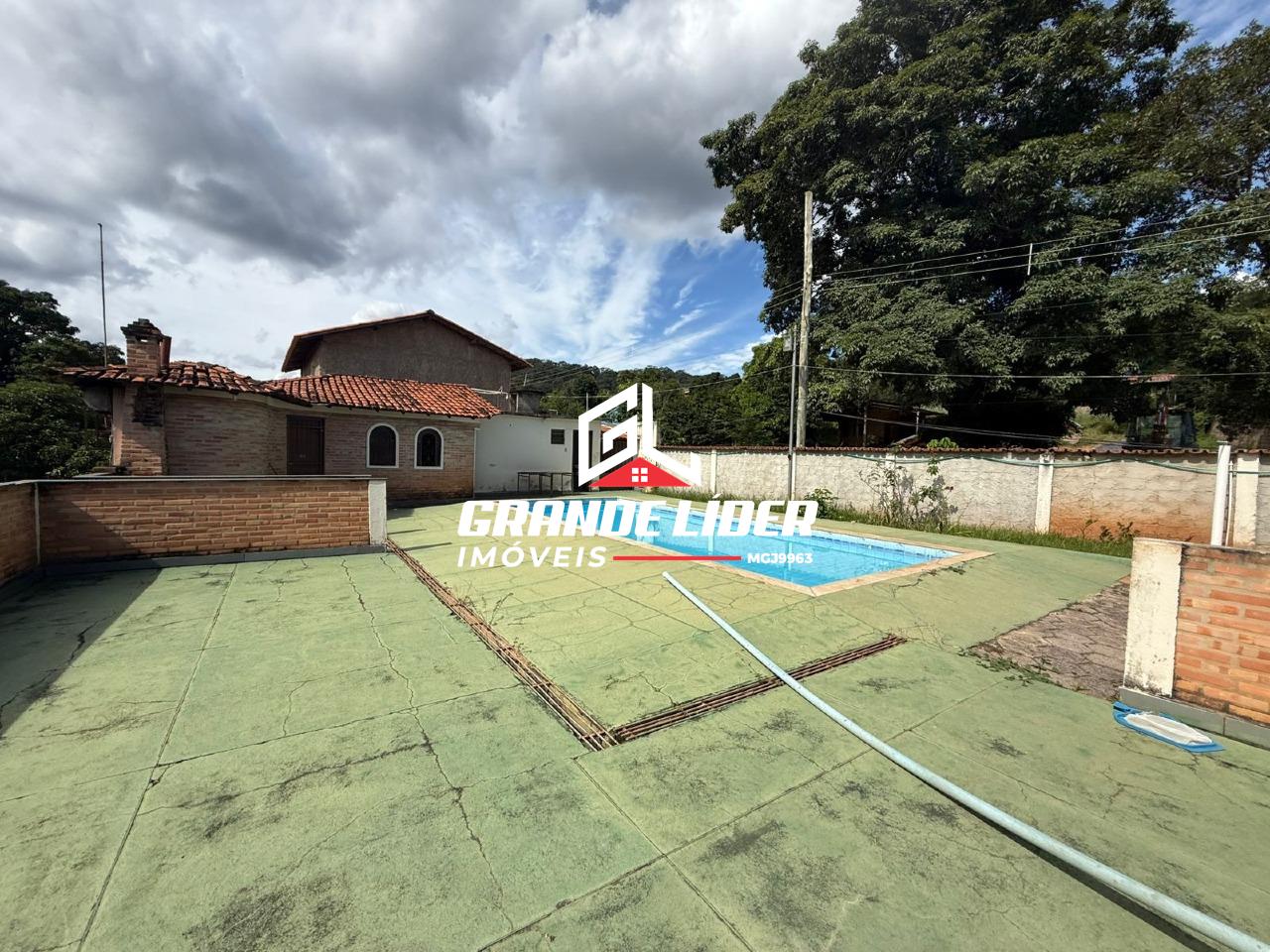 Sítio à venda no Pinhões: 