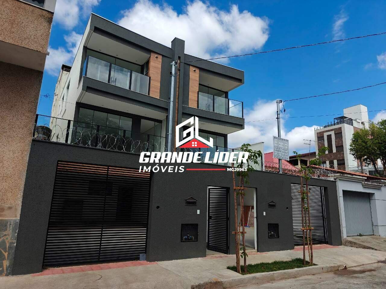 Casa Geminada à venda no Planalto: 