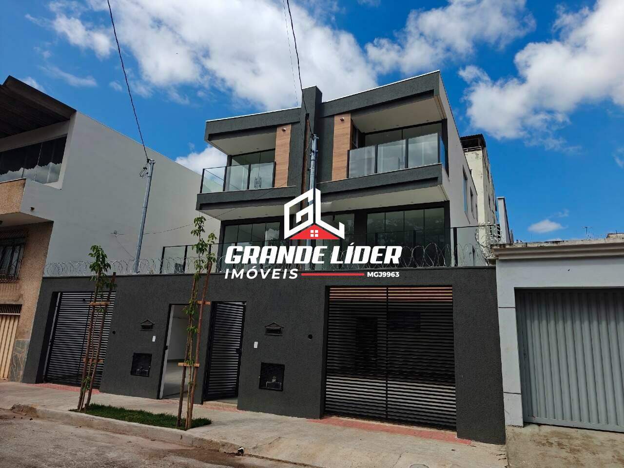 Casa Geminada à venda no Planalto: 