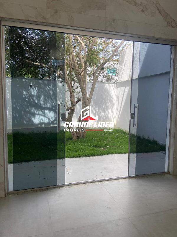Casa Geminada à venda no Letícia: 