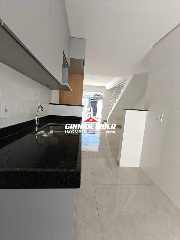 Casa Geminada à venda no Piratininga: 