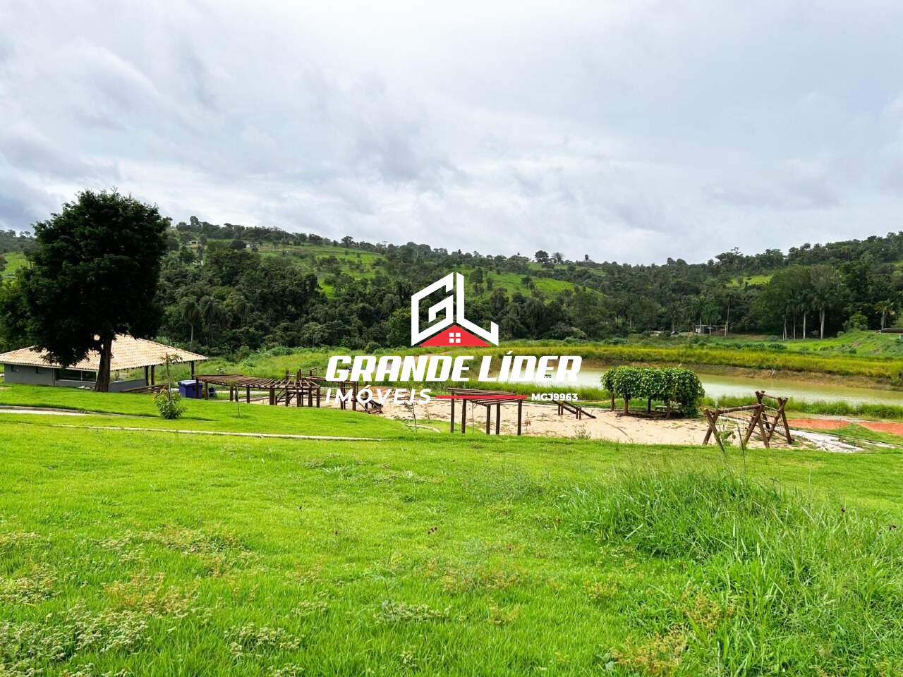 Casa em Condomínio à venda no Universitário: 