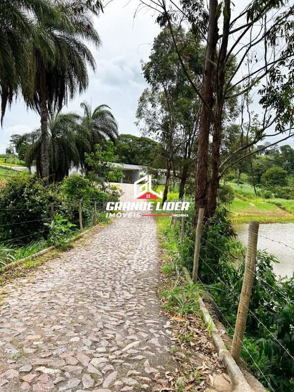 Casa em Condomínio à venda no Universitário: 