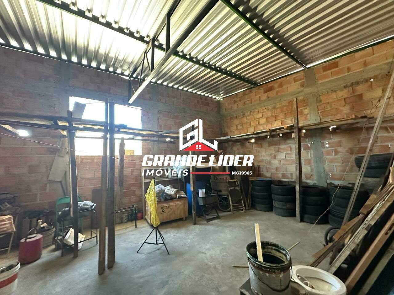 Loja à venda no Perobas 2 : 