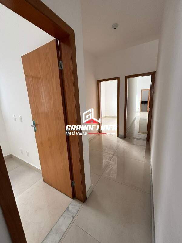 Casa Geminada à venda no Vale das Orquídeas: 