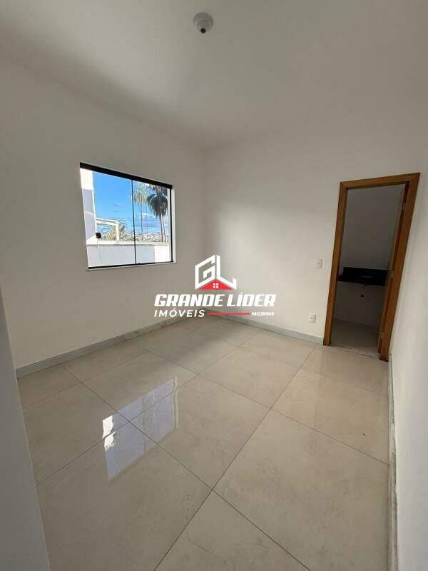 Casa Geminada à venda no Vale das Orquídeas: 