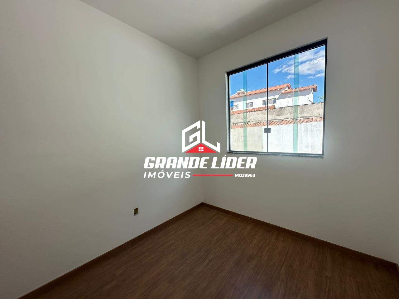 Casa Geminada à venda no Icaivera: 