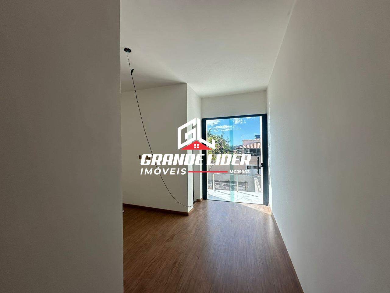 Casa Geminada à venda no Icaivera: 