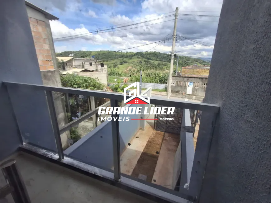 Casa Geminada à venda no Duque de Caxias: 