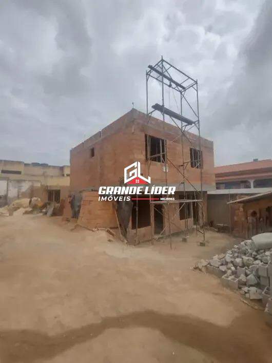 Casa Geminada à venda no Icaivera: 