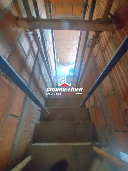 Casa Geminada à venda no Icaivera: 