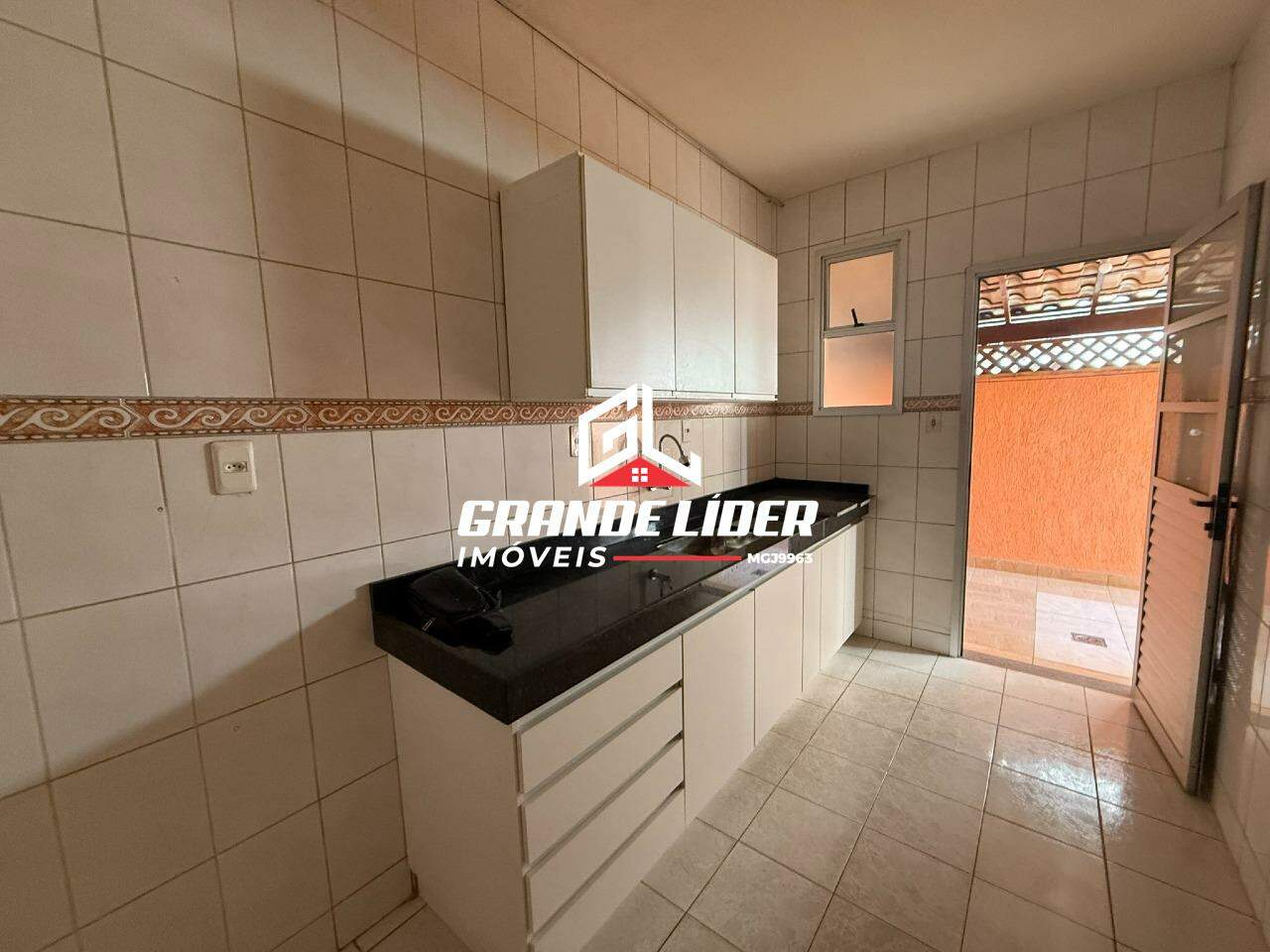 Área privativa para aluguel no Darcy Vargas: 