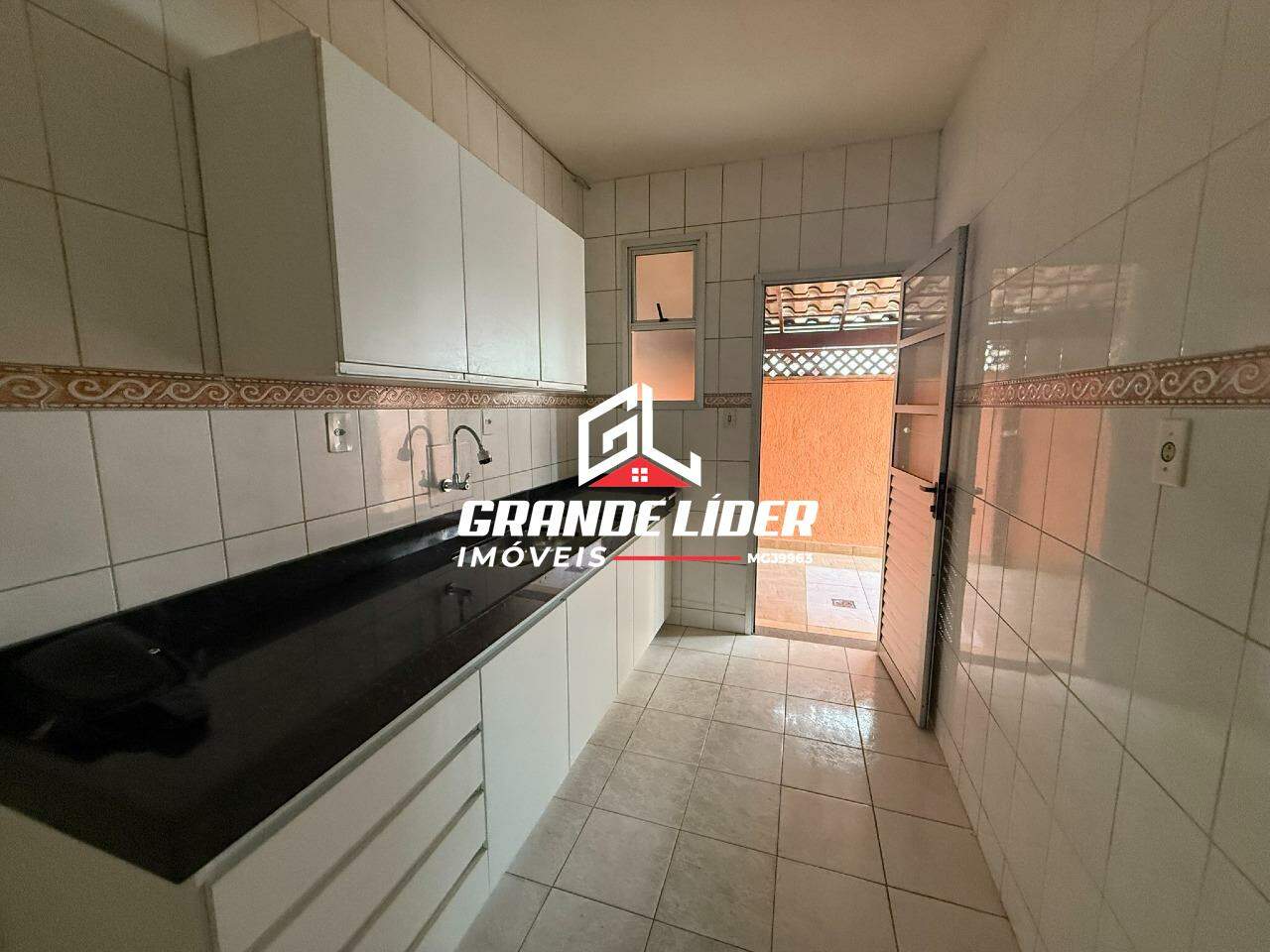 Área privativa para aluguel no Darcy Vargas: 