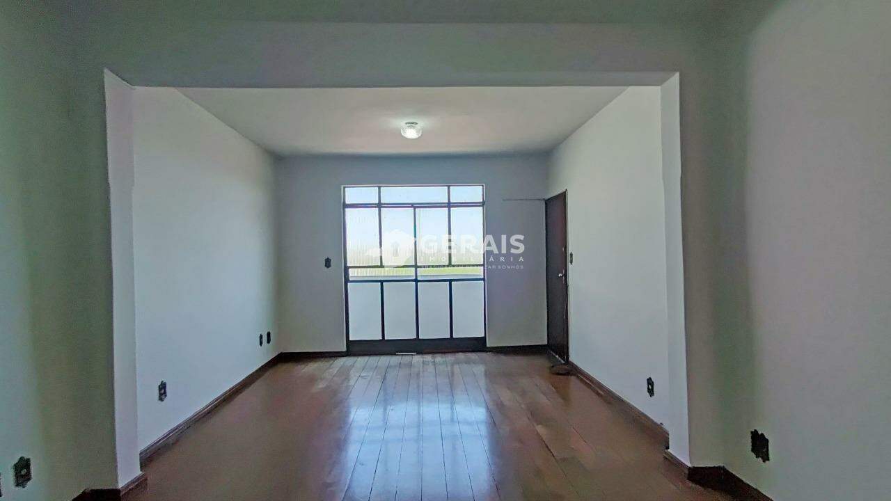 Apartamento para aluguel no NITERÓI: 03- SALA