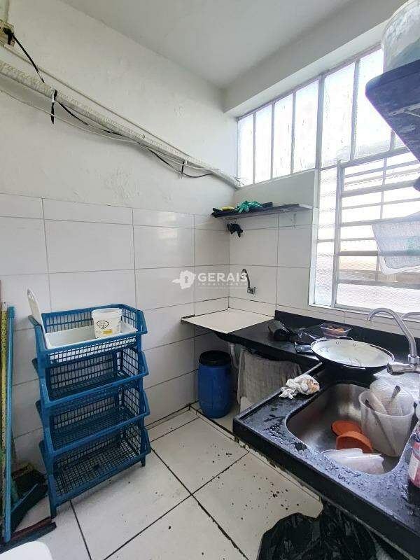 Casa para aluguel no CENTRO: 09- ÁREA DE SERVIÇO
