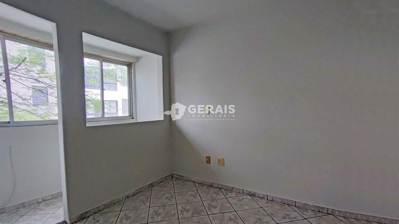 Apartamento para aluguel no CENTRO: 04 - QUARTO 01
