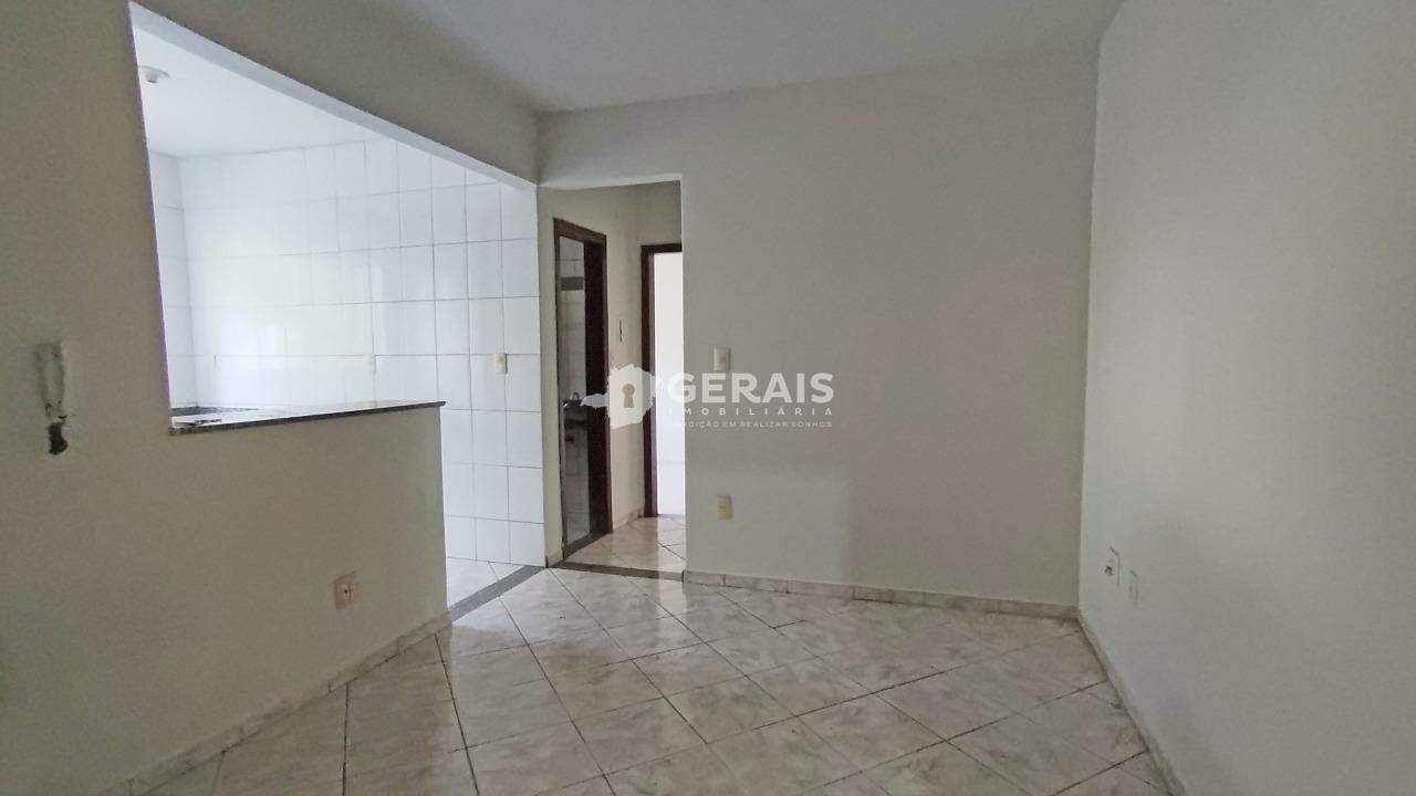 Apartamento para aluguel no CENTRO: 03 - SALA