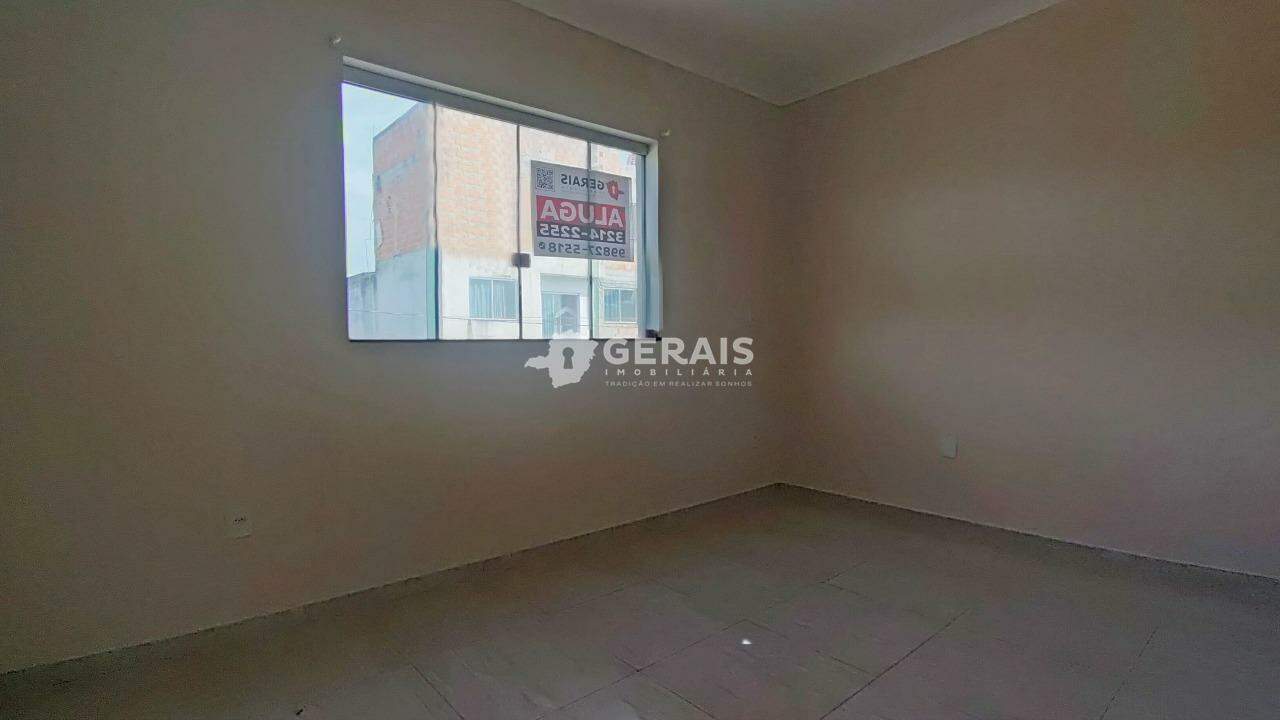Apartamento para aluguel no REALENGO: 06- QUARTO 02