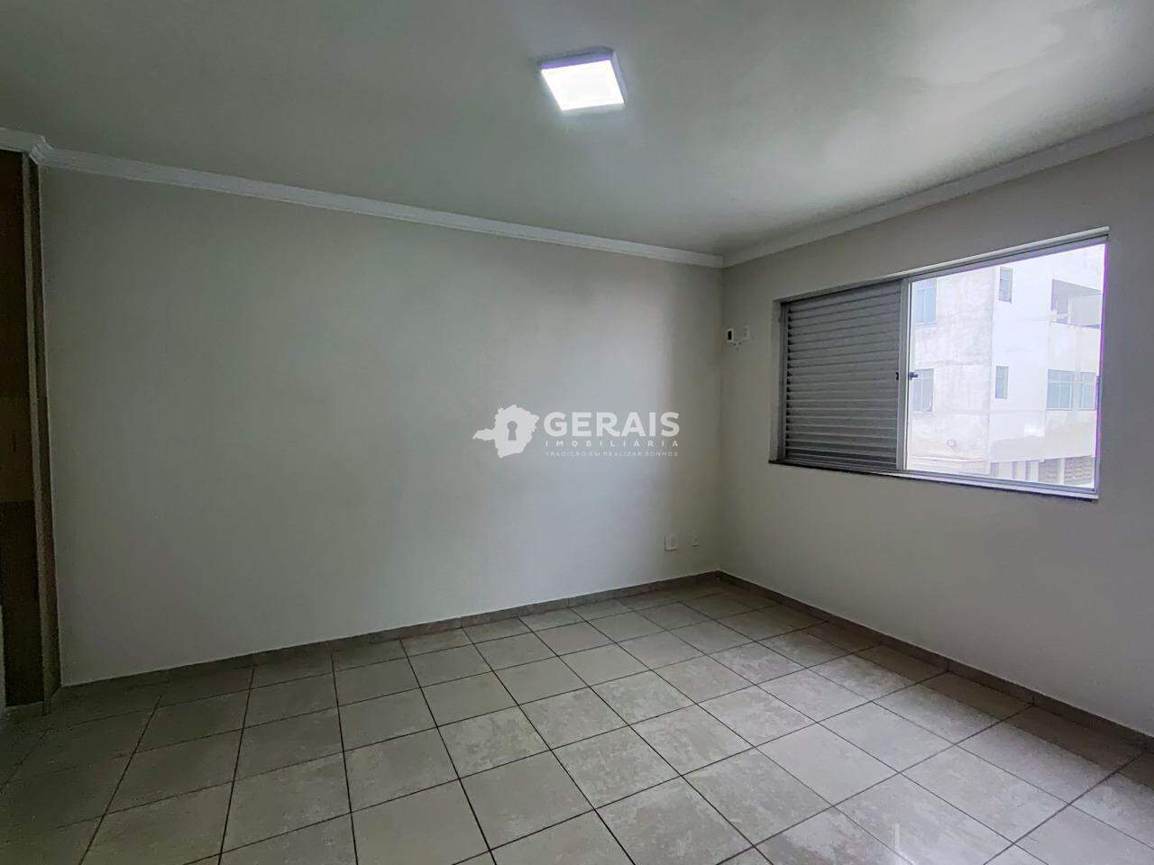 Apartamento para aluguel no CENTRO: 06 - QUARTO 01