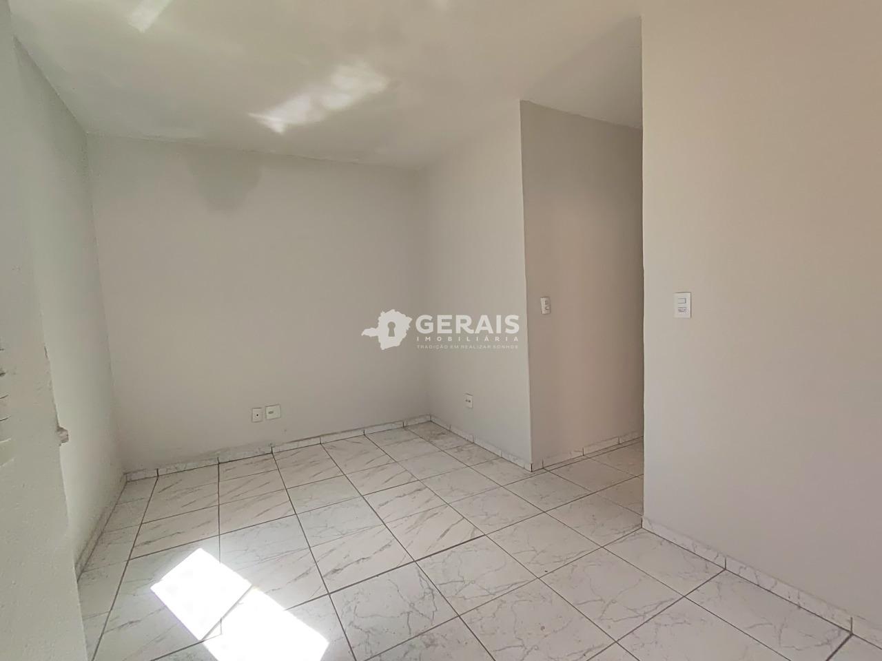 Casa para aluguel no BELVEDERE II: 03- SALA