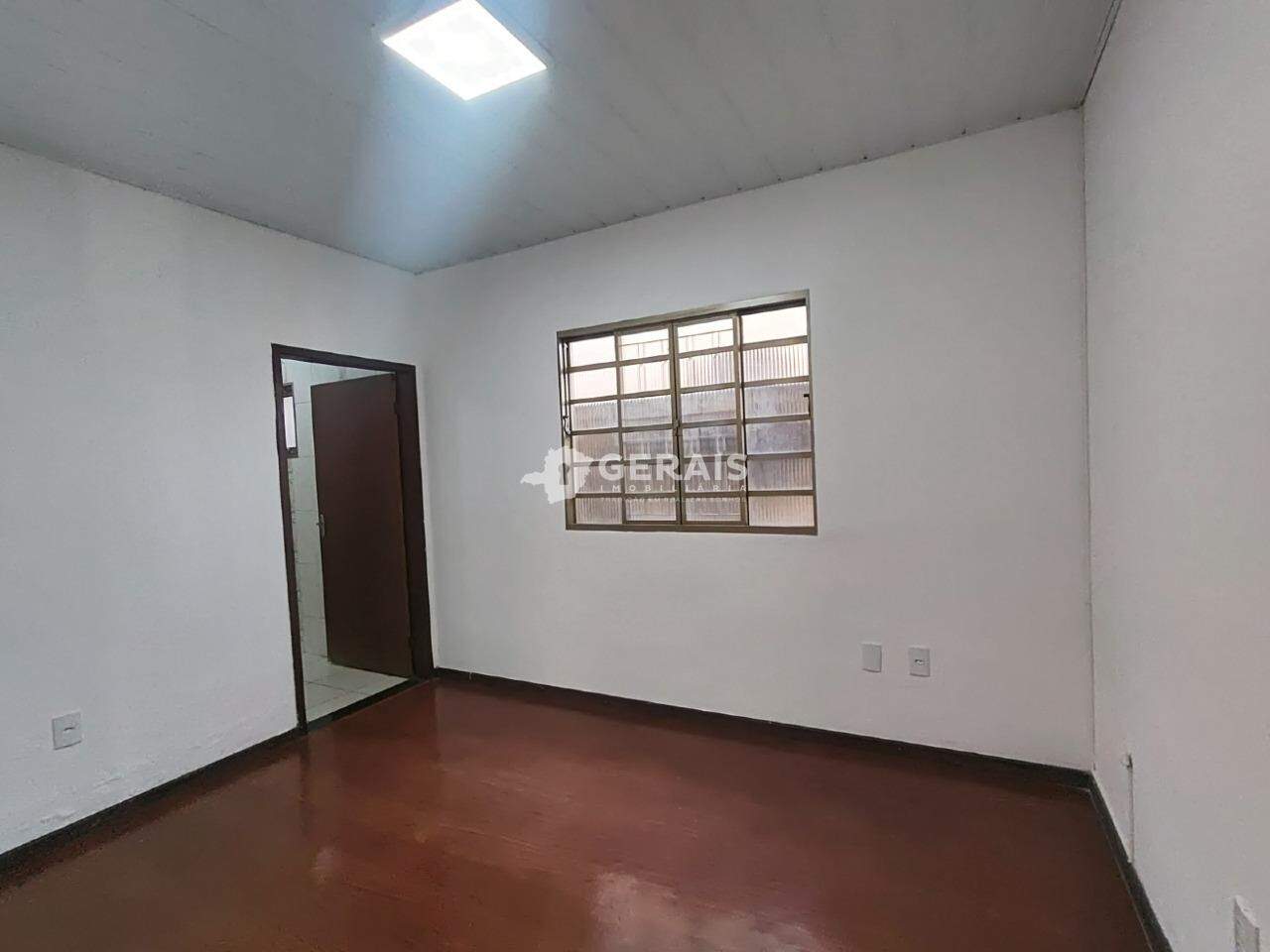 Casa Comercial para aluguel no CENTRO: 06- QUARTO 02
