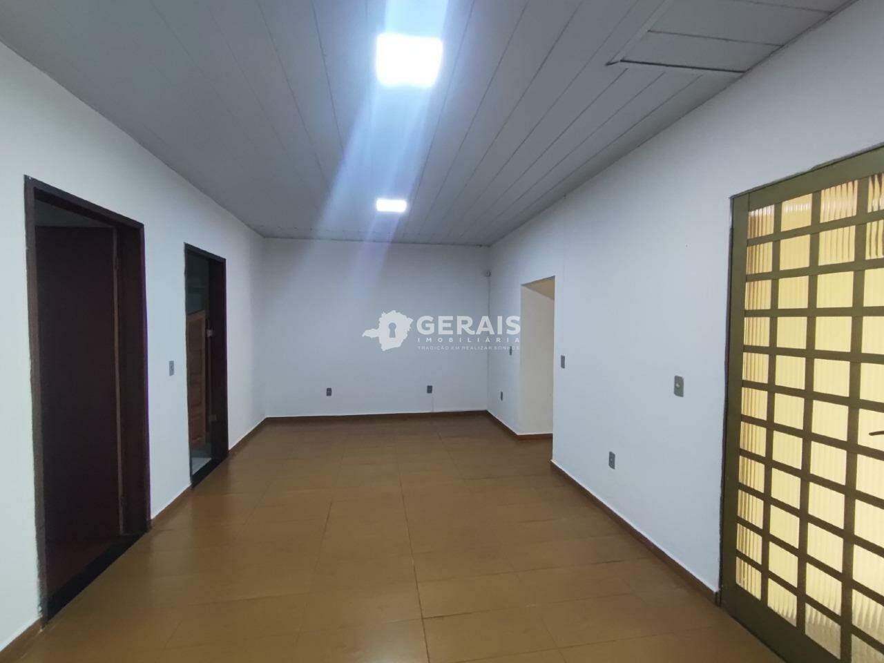 Casa Comercial para aluguel no CENTRO: 03- SALA