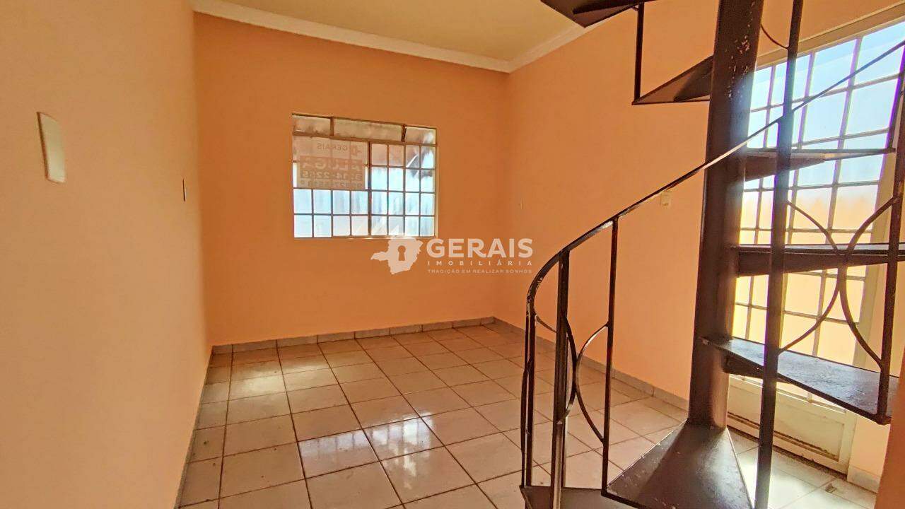 Apartamento para aluguel no JUZA FONSECA: 04- COPA
