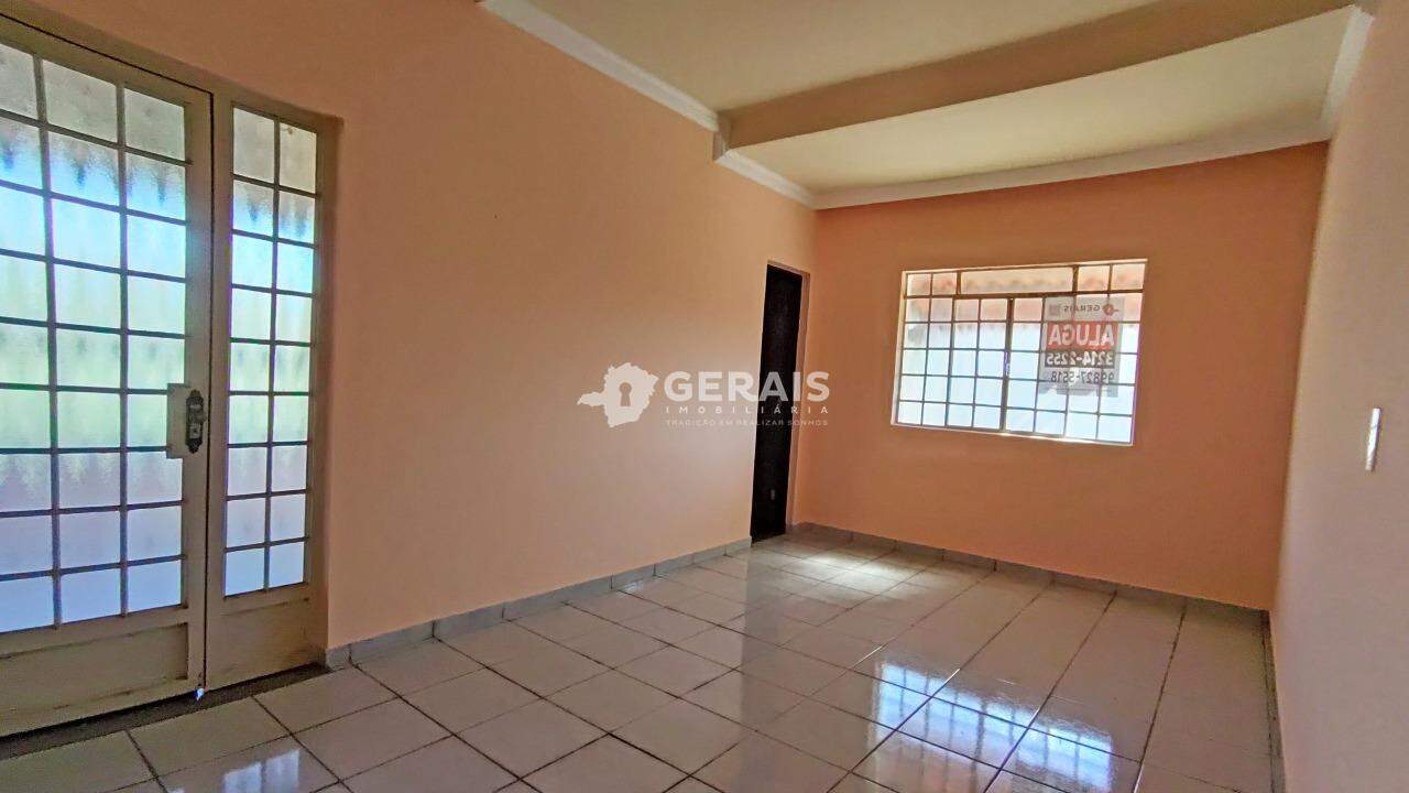 Apartamento para aluguel no JUZA FONSECA: 08- QUARTO 03 SUÍTE