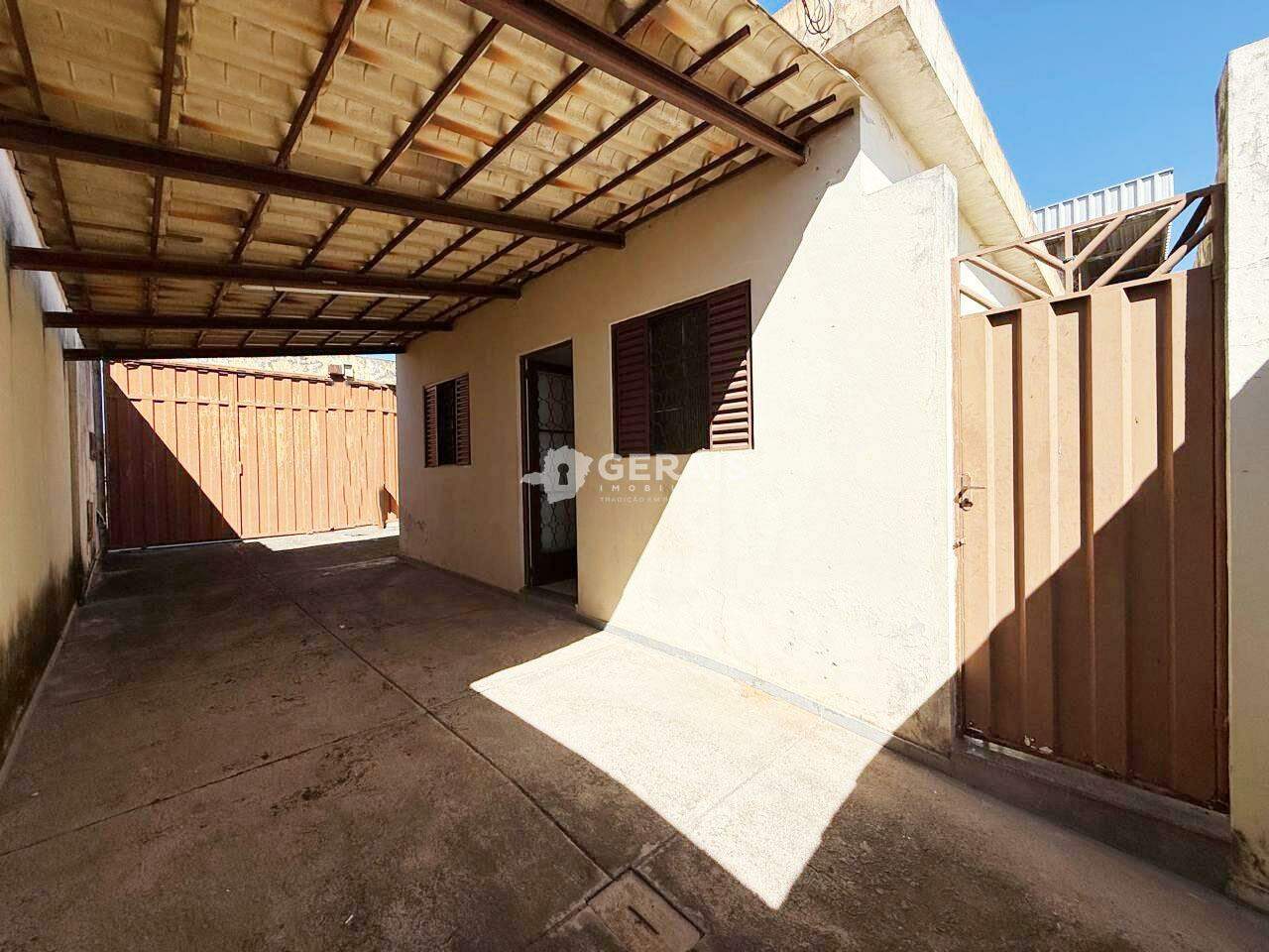 Casa à venda no BELVEDERE: 08 - GARAGEM