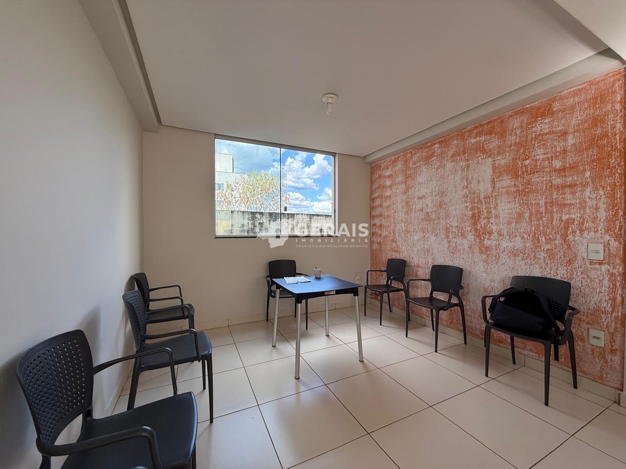 Apartamento à venda no JARDIM CANDELÁRIA: 02 - SALA