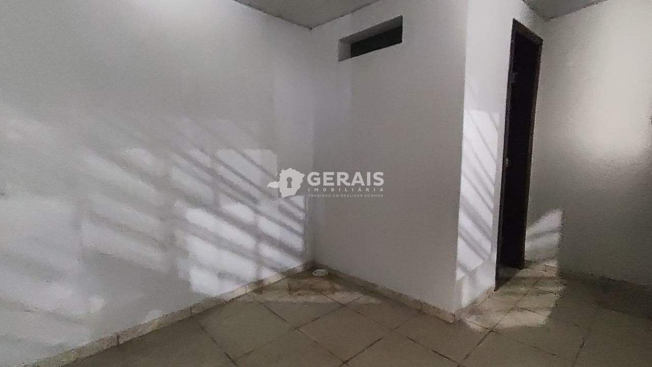 Galpão para aluguel no LP PEREIRA: 09 - ESCRITÓRIO 