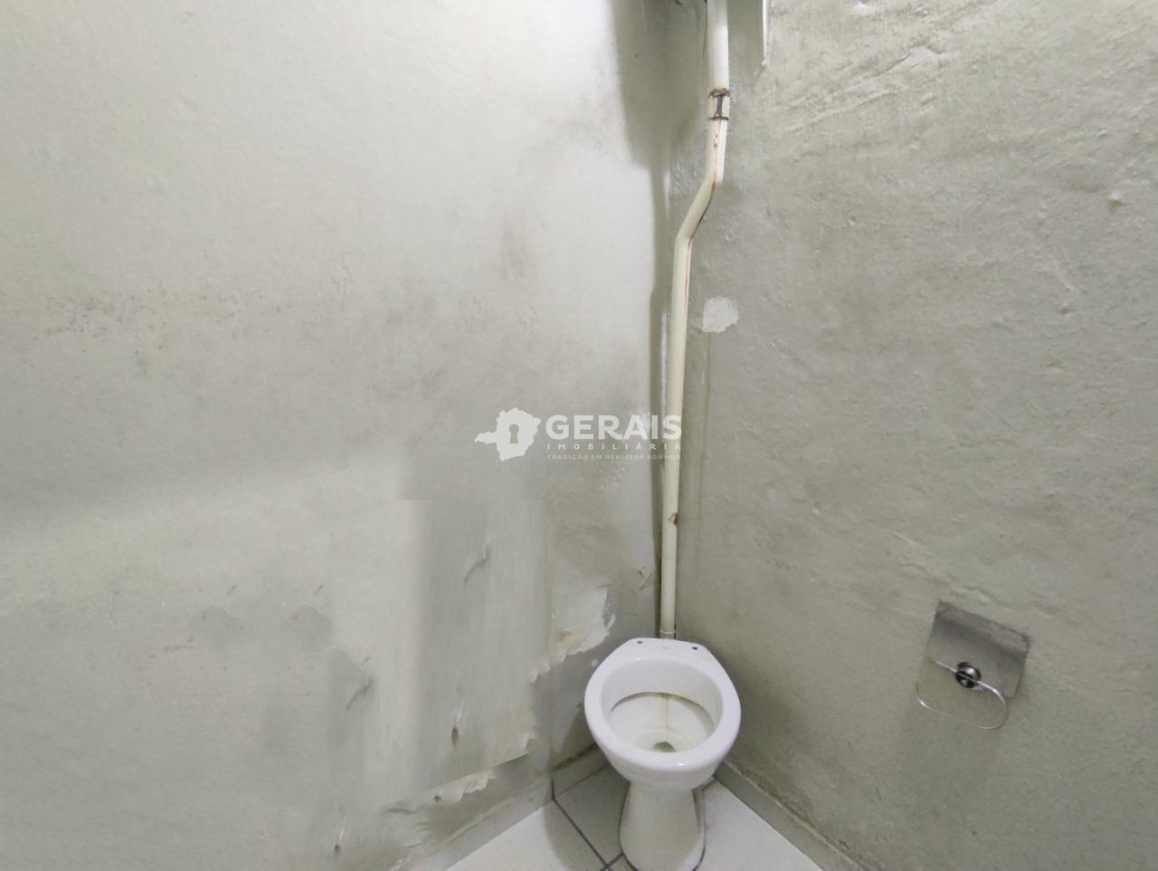 Loja para aluguel no CENTRO: 06- BANHEIRO