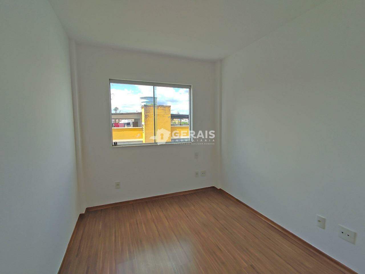 Apartamento para aluguel no CENTRO: 05 - QUARTO 01
