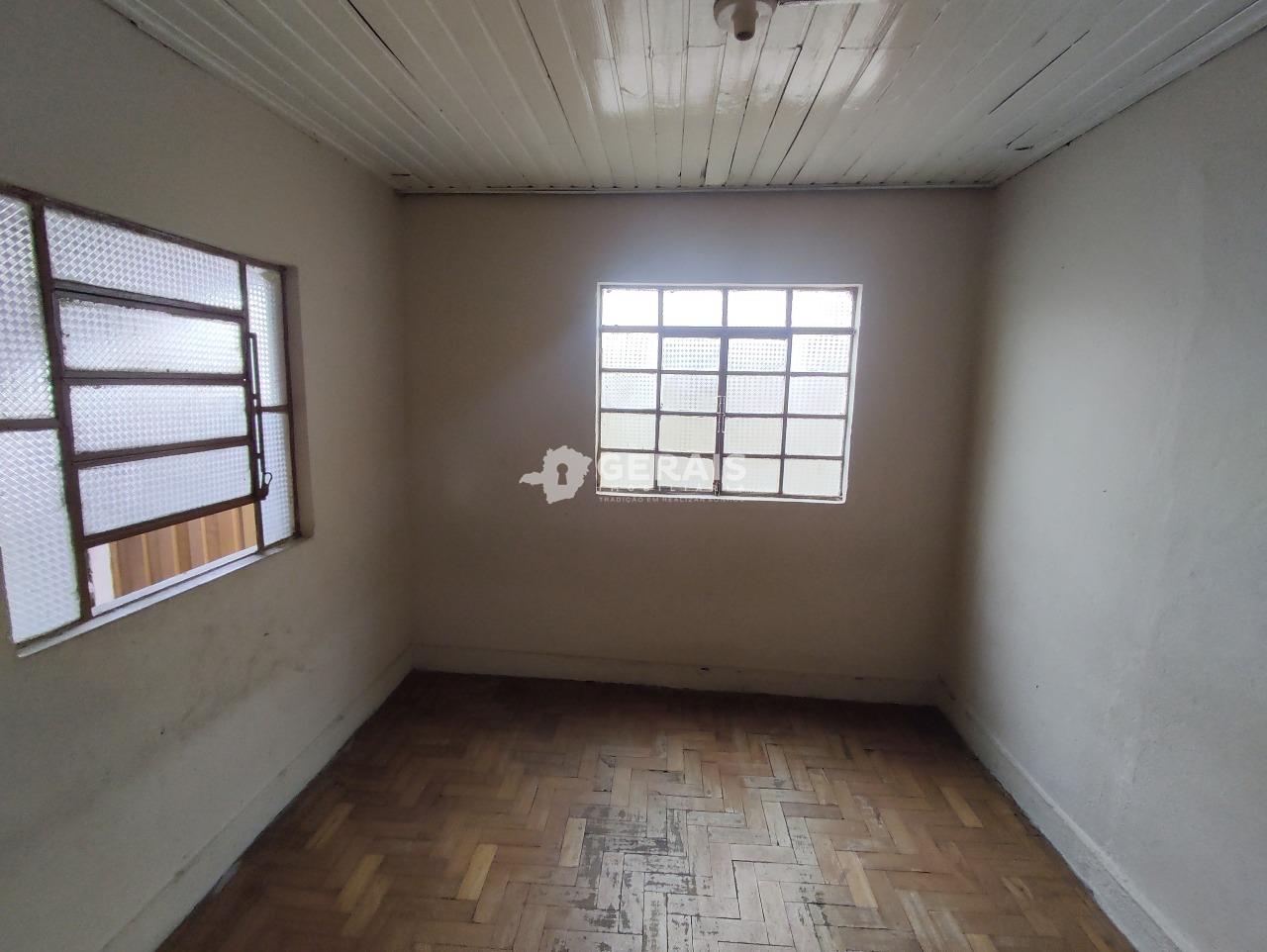 Casa para aluguel no AFONSO PENA: 04- QUARTO 01