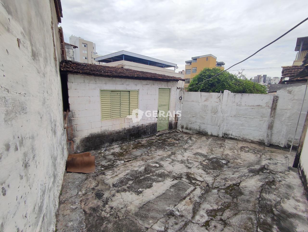 Casa para aluguel no AFONSO PENA: 09- QUINTAL