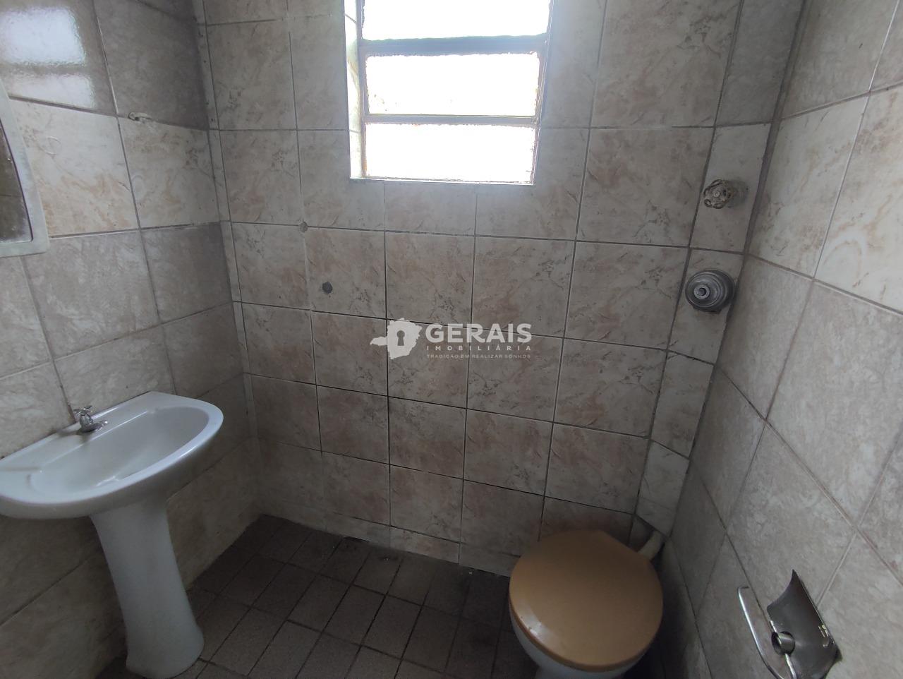 Casa para aluguel no AFONSO PENA: 06- BANHO SOCIAL