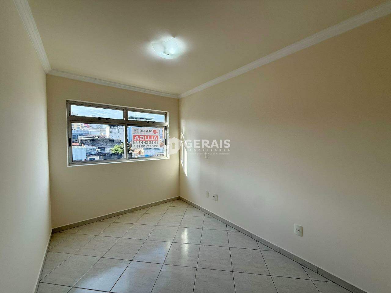 Apartamento para aluguel no CENTRO: 06 - QUARTO 01